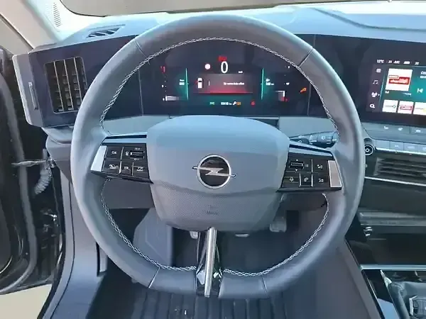 Gebraucht Opel Astra 131 PS (96 kW) 2023 Karbon schwarz (metallic) Kleinwagen