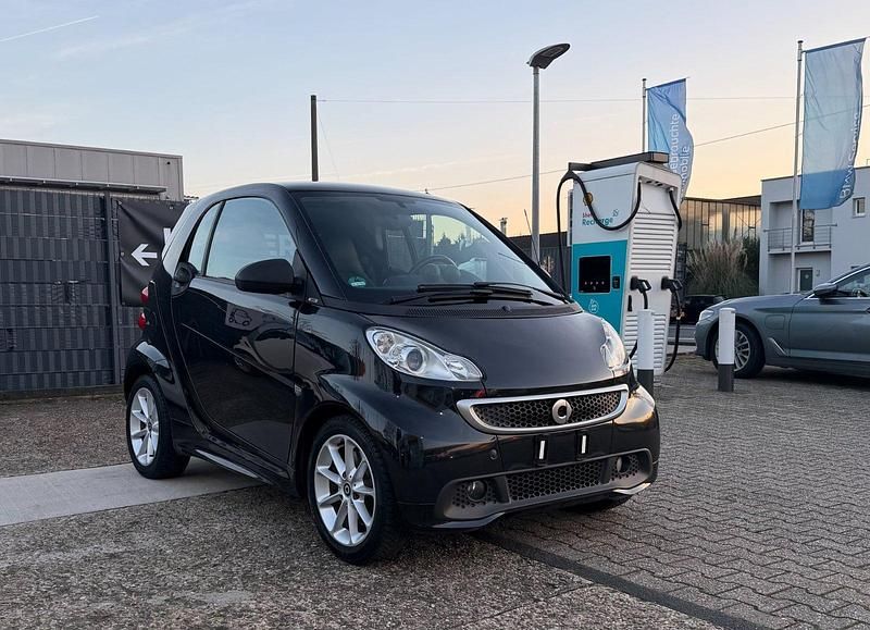 Gebraucht Smart ForTwo Coupé Premium 84 PS (61 kW) 2012 Schwarz Coupé