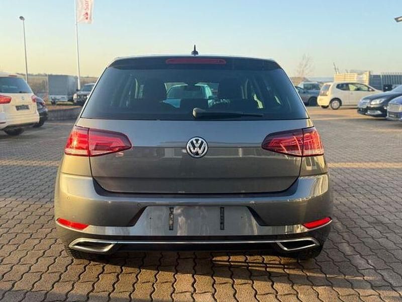 Gebraucht VW Golf VII Highline 150 PS (110 kW) 2017 Grau Limousine