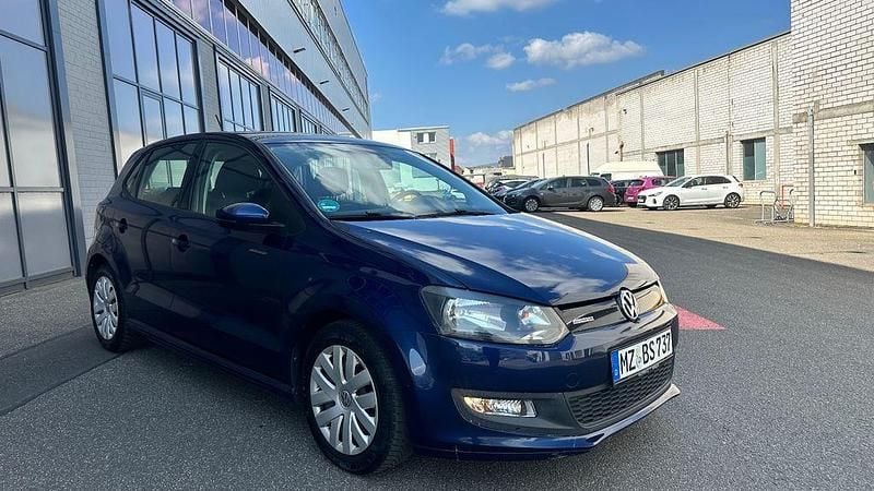 Second-hand VW Polo 75 CP (55 kW) 2013 Albastru Hatchback