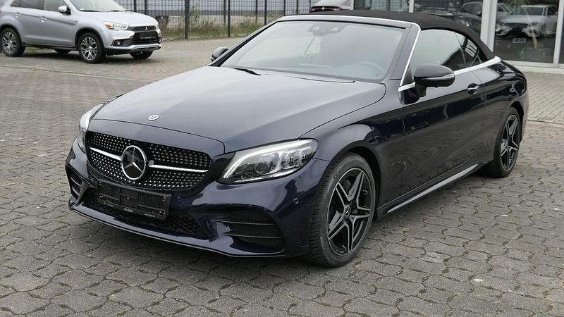 Blau Gebraucht 2021 Mercedes C200 AMG Cabrio | 34.990 € (Guter Preis) - Bild 1/4