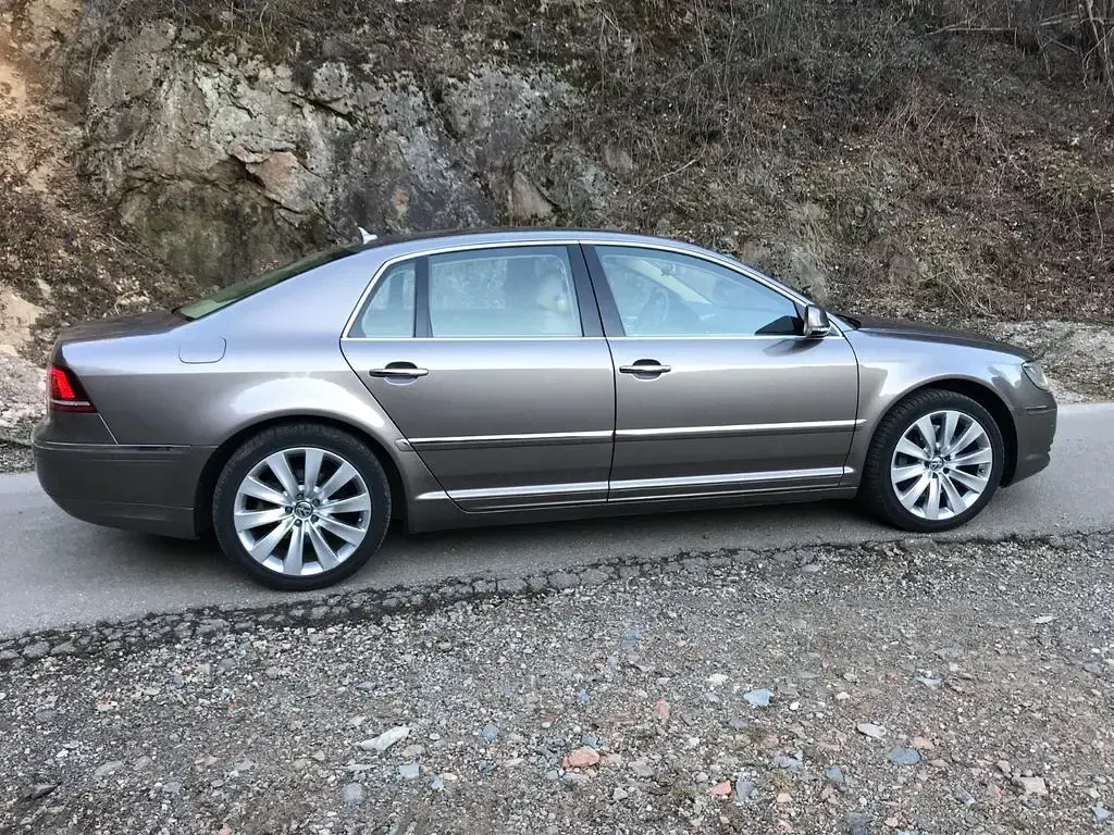 Gebraucht VW Phaeton 243 PS (178 kW) 2013 Limousine