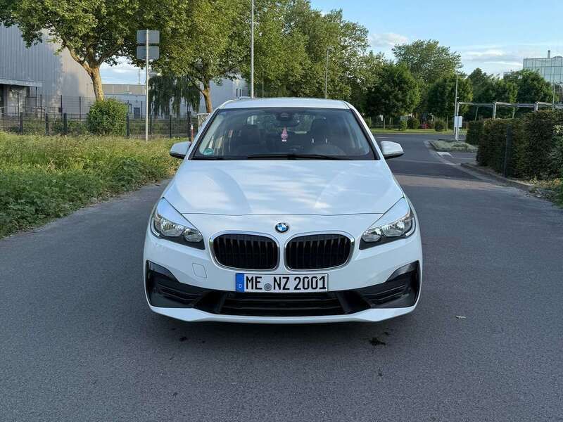 Gebraucht 2018 BMW 218 Active Tourer Advantage Van / Kleinbus | 10.999 € (Guter Preis) - Bild 1/4