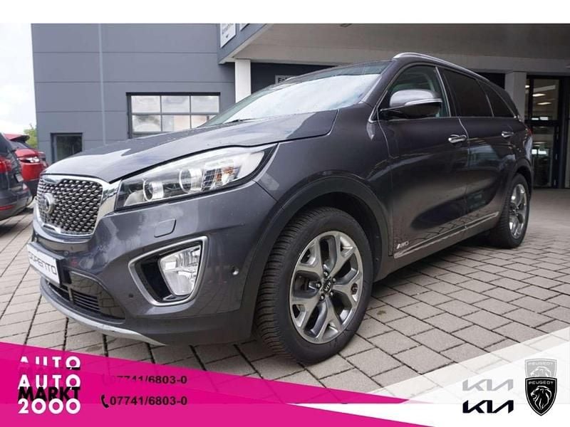 Grau Gebraucht 2016 Kia Sorento Platinum SUV | 17.650 € (Fairer Preis) - Bild 1/4