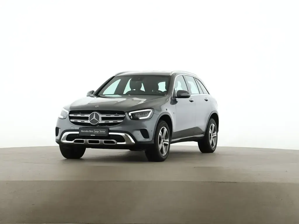 Gebraucht Mercedes GLC300 Exclusive 211 PS (155 kW) 2021 Grau SUV