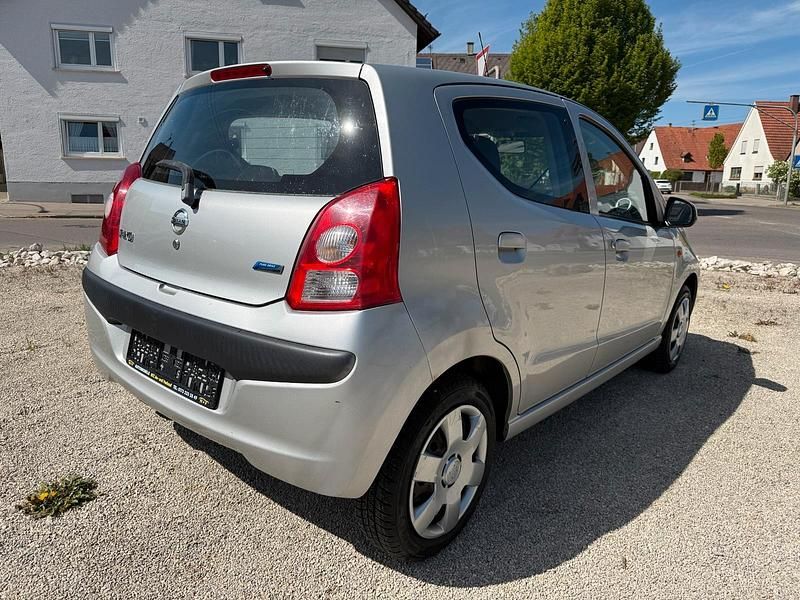Gebraucht Nissan Pixo 60 PS (44 kW) 2009 Silber Kleinwagen
