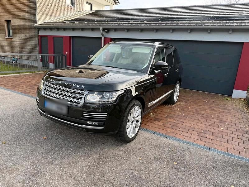 Schwarz Gebraucht 2016 Land Rover Range Rover Vogue SUV | 24.500 € (Superpreis) - Bild 1/4