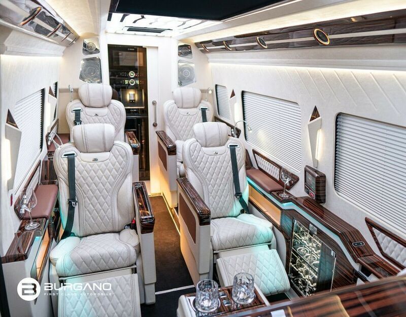Schwarz metallic Gebraucht 2022 Mercedes Sprinter Luxury Van | 392.462 € - Bild 1/4
