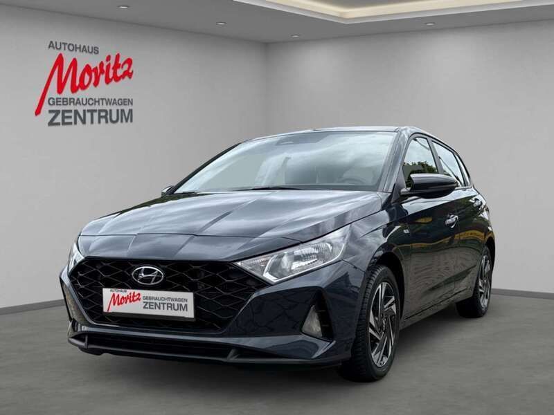 Grau Gebraucht 2023 Hyundai i20 Trend Kleinwagen | 17.770 € - Bild 1/4