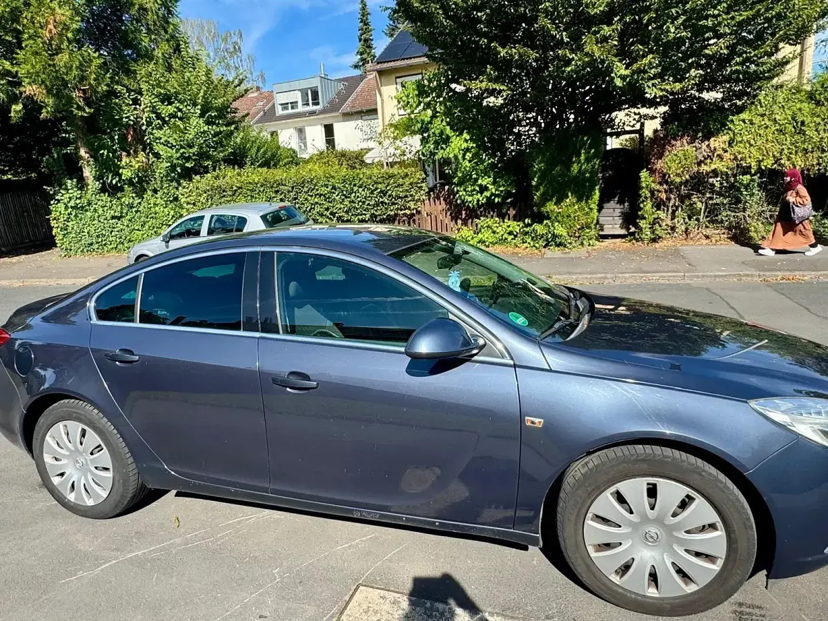 Gebraucht Opel Insignia 136 PS (100 kW) 2013 Blau Limousine