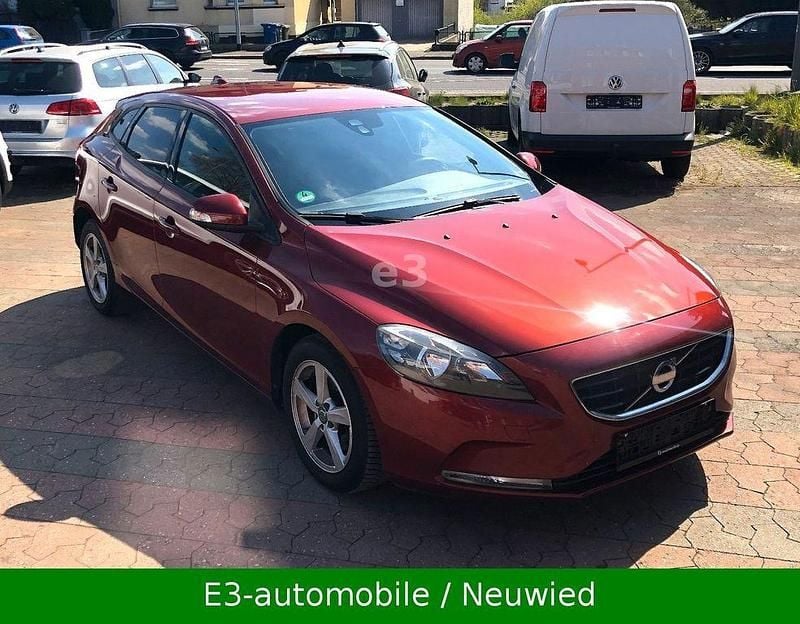 Gebraucht Volvo V40 120 PS (88 kW) 2014 Rot Kombi