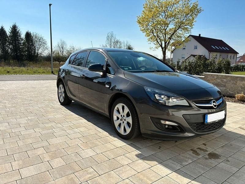 Gebraucht Opel Astra 140 PS (102 kW) 2015 Schwarz Limousine