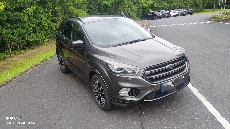 Gebraucht Ford Kuga ST-Line 179 PS (131 kW) 2019 Grau SUV