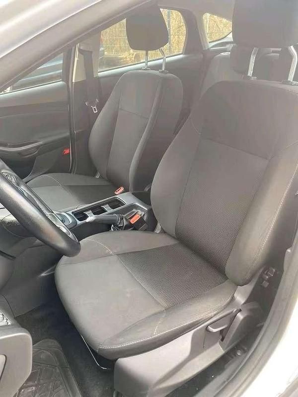 Usata Ford Focus 101 CV (74 kW) 2018 Bianco Berlina