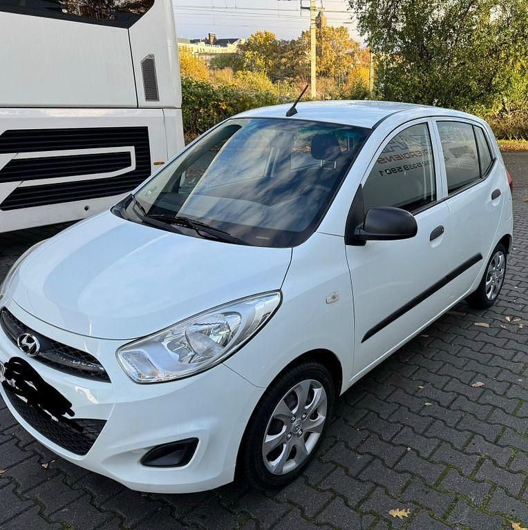 Gebraucht Hyundai i10 Edition 69 PS (50 kW) 2013 Weiß Kleinwagen