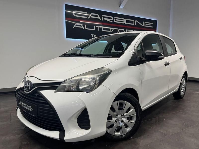 Gebraucht Toyota Yaris 69 PS (50 kW) 2015 Weiß Kleinwagen