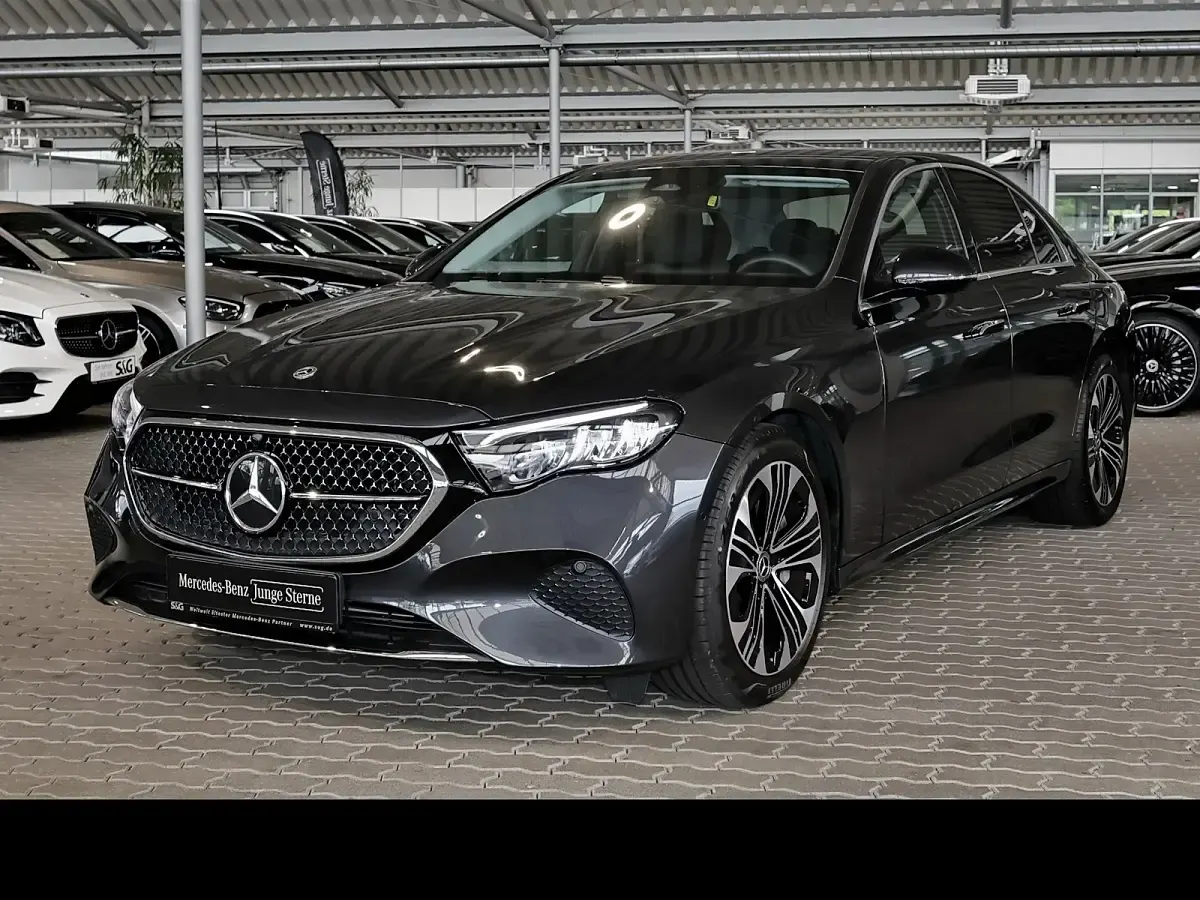 Gebraucht Mercedes E200 Avantgarde 204 PS (150 kW) 2025 Limousine