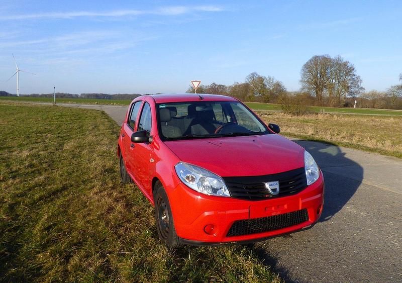 Second-hand Dacia Sandero 75 CP (55 kW) 2009 Roșu Hatchback