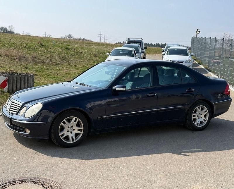 Gebraucht Mercedes E320 Elegance 224 PS (164 kW) 2006 Blau Limousine