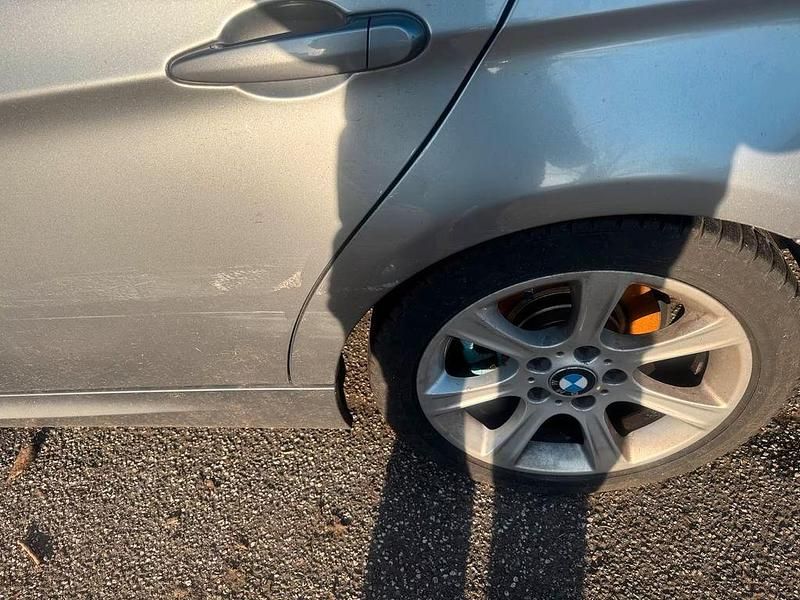 Gebraucht BMW 316 Exclusive 116 PS (85 kW) 2011 Grau Limousine