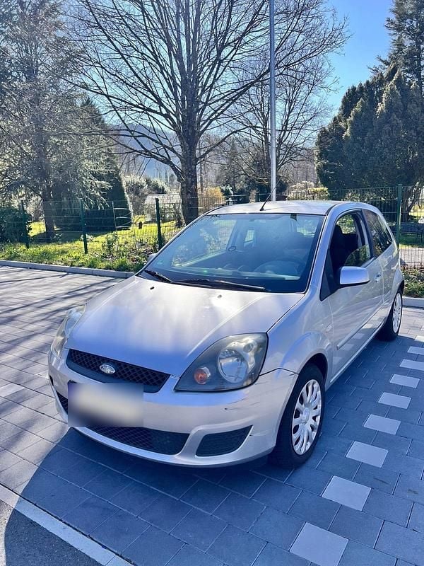 Gebraucht Ford Fiesta 71 PS (52 kW) 2009 Silber Kleinwagen