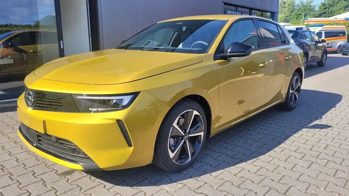 Gebraucht Opel Astra Edition 131 PS (96 kW) 2026 Limousine