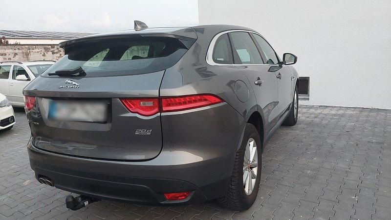 Gebraucht Jaguar F-Pace Pure 179 PS (131 kW) 2016 Grau SUV