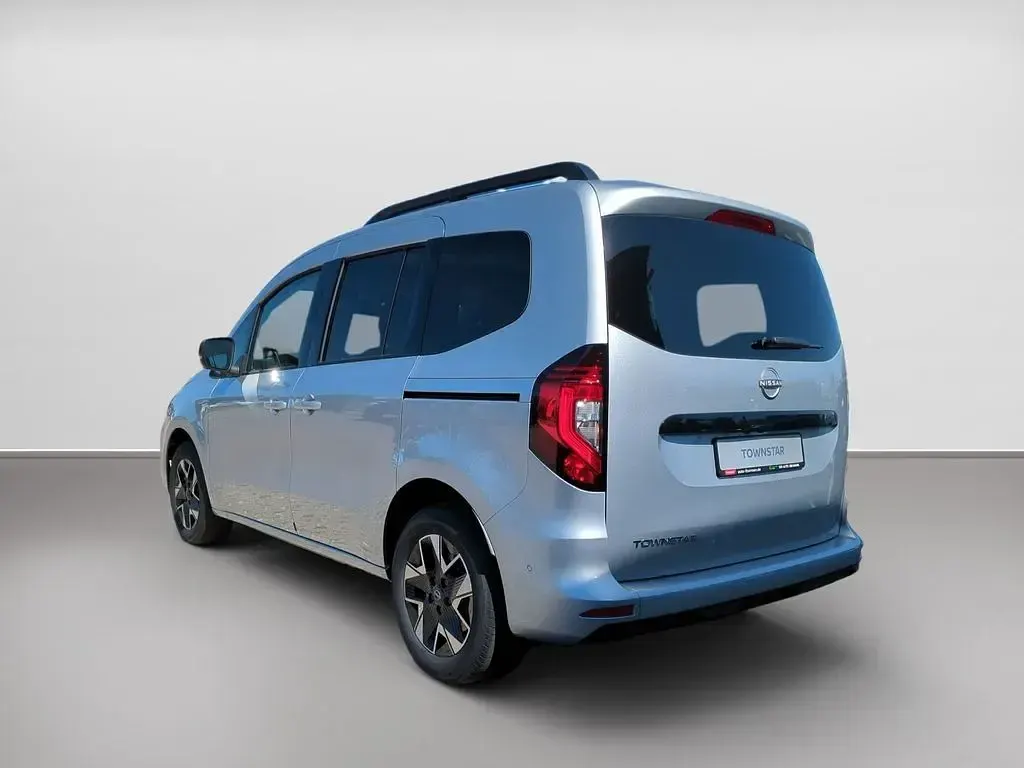 Neu Nissan Townstar Tekna 131 PS (96 kW) 2026 Schwarz Kombi