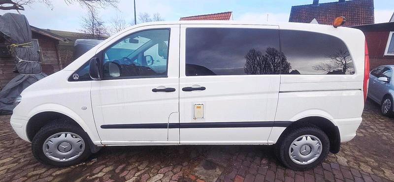 Gebraucht Mercedes 230 150 PS (110 kW) 2009 Weiß Van