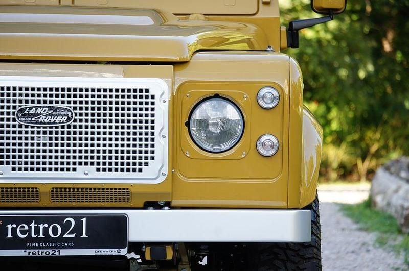 Gold Gebraucht 1983 Land Rover Defender Heritage SUV | 134.900 € - Bild 1/4
