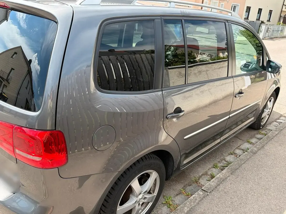 Gebraucht VW Touran 170 PS (125 kW) 2011 Silber Van / Kleinbus
