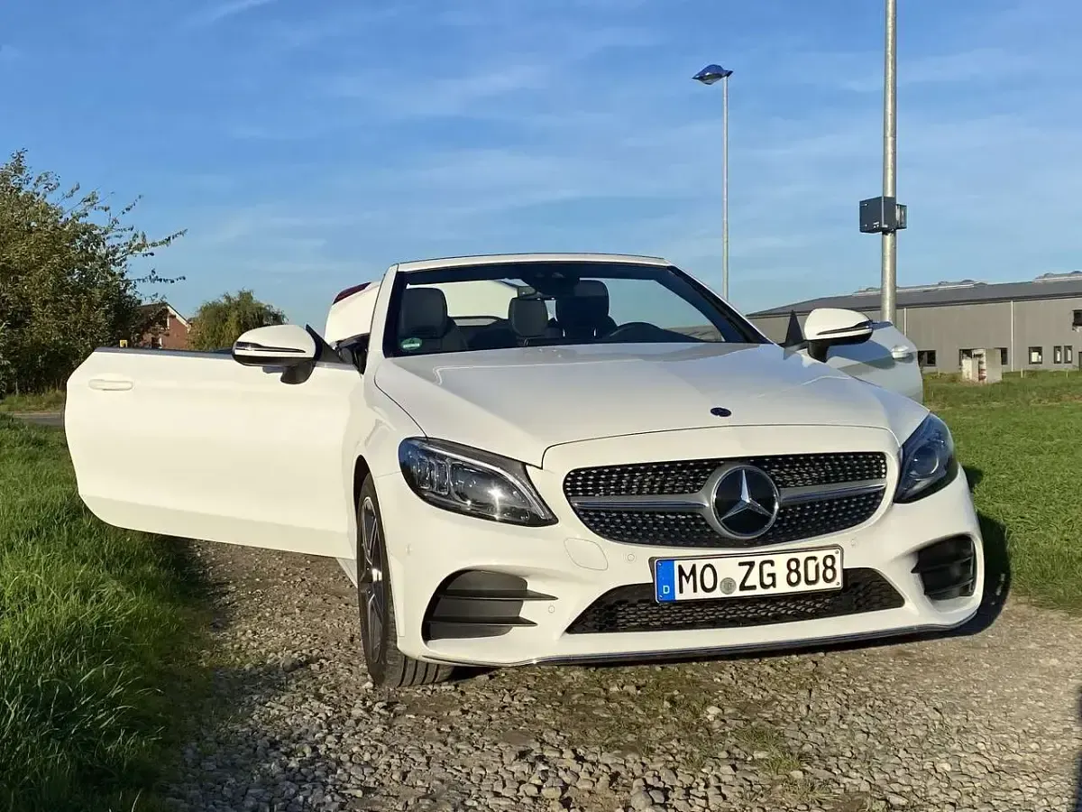 Gebraucht Mercedes C220 AMG line 194 PS (142 kW) 2020 Cabrio