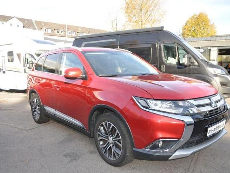 Gebraucht Mitsubishi Outlander Edition 150 PS (110 kW) 2017 Rot SUV