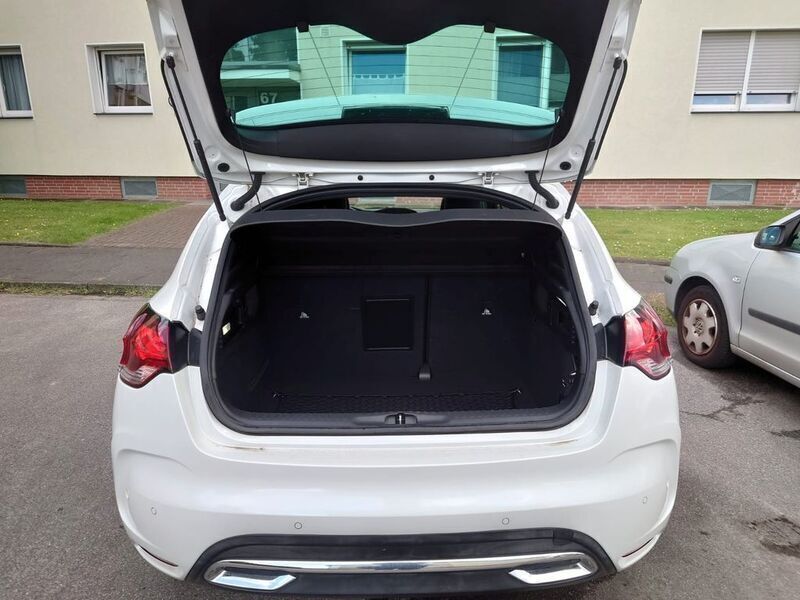 Gebraucht Citroën DS4 So Chic 156 PS (114 kW) 2011 Weiß Kleinwagen