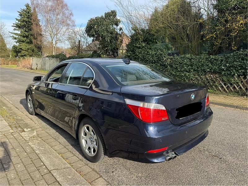 Gebraucht BMW 525 218 PS (160 kW) 2006 Blau Limousine