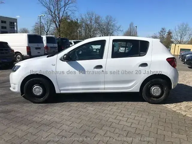 Gebraucht Dacia Sandero Essentiel 75 PS (55 kW) 2014 Weiß Limousine