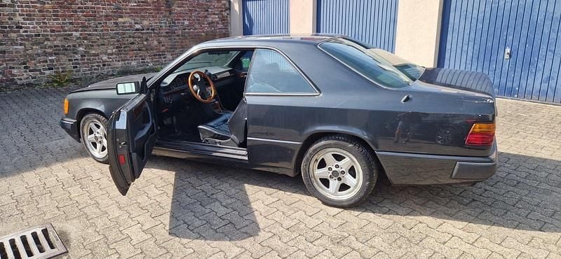 Gebraucht Mercedes E300 AMG 180 PS (132 kW) 1988 Grau Coupé