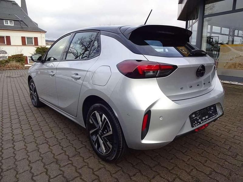 Neu Opel Corsa 101 PS (74 kW) 2025 Kristallsilber Kleinwagen