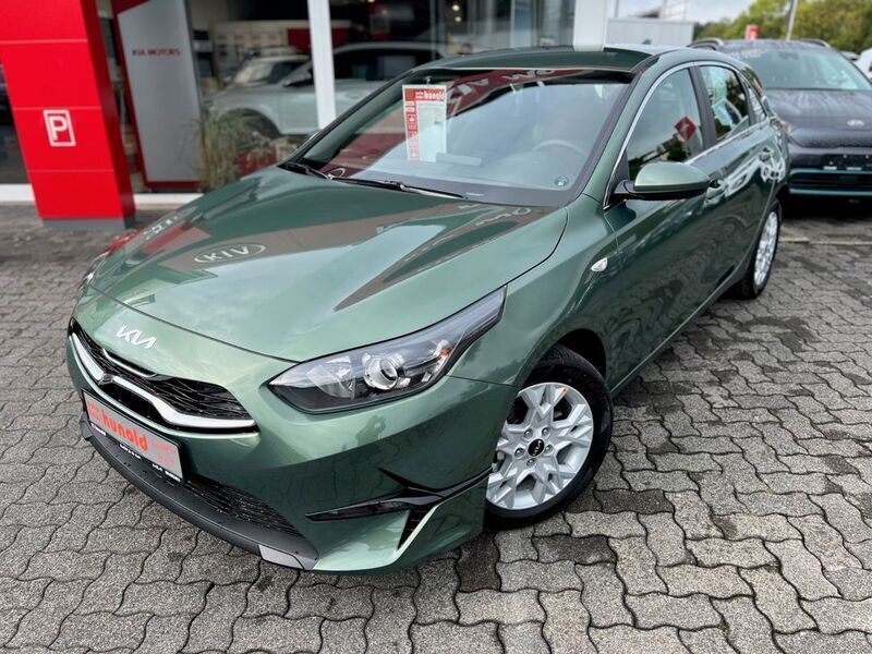 Gebraucht Kia Ceed Vision 140 PS (102 kW) 2024 Experience grün Kleinwagen