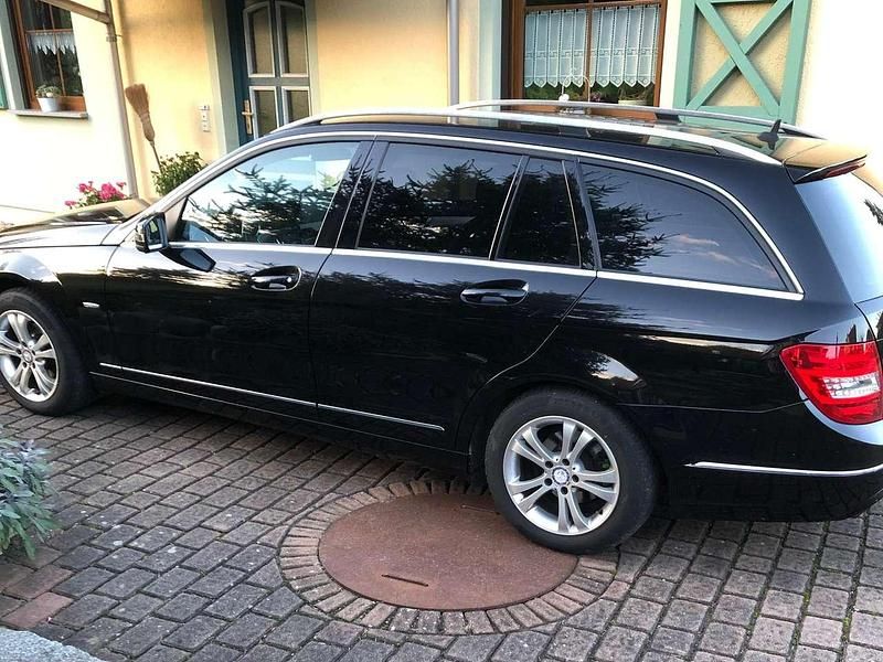 Gebraucht Mercedes C180 156 PS (114 kW) 2012 Kombi