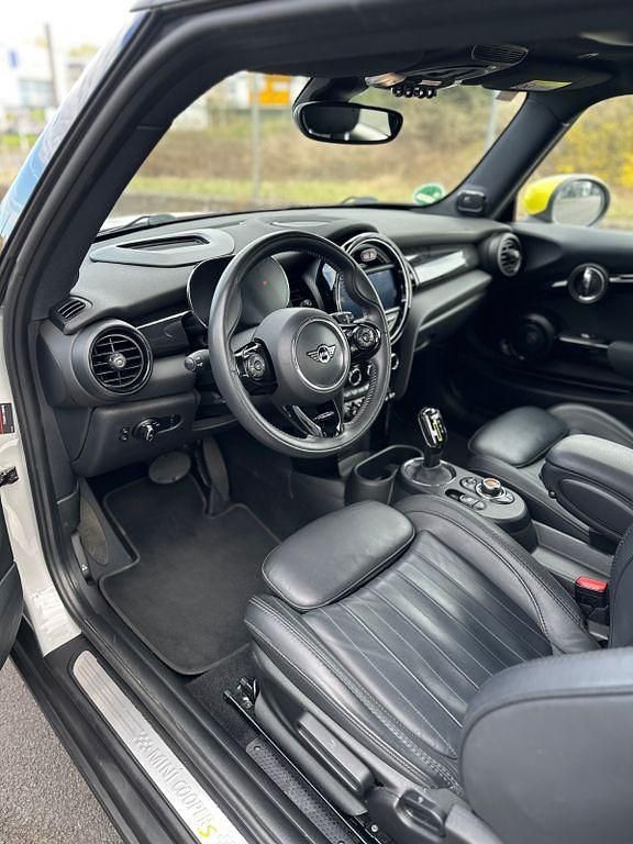 Second-hand Mini Cooper SE 135 kW (184 CP) 2020 Alb Hatchback