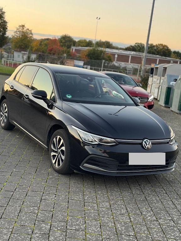 Schwarz Gebraucht 2022 VW Golf VIII Active Limousine | 17.000 € (Guter Preis) - Bild 1/4