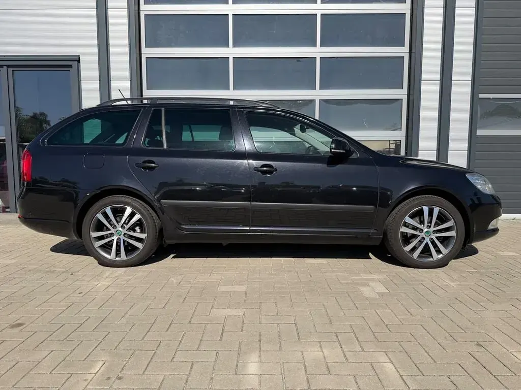 Usado Skoda Octavia 105 CV (77 kW) 2013 Negro Familiar