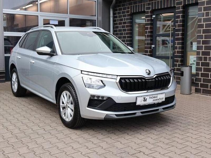 Silber Gebraucht 2024 Skoda Kamiq Selection SUV | 23.990 € (Fairer Preis) - Bild 1/3
