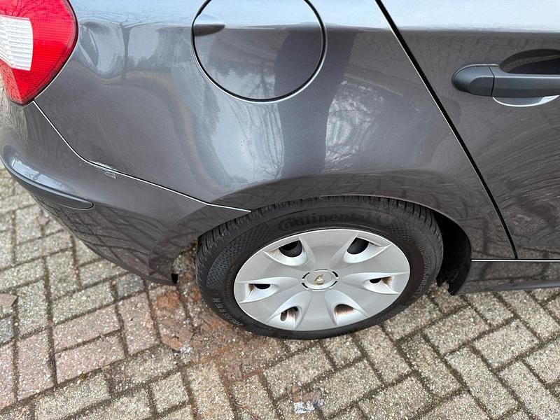Gebraucht BMW 118 122 PS (89 kW) 2005 Grau Kleinwagen