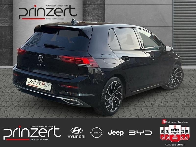 Gebraucht VW Golf VIII Active 150 PS (110 kW) 2023 Schwarz Limousine