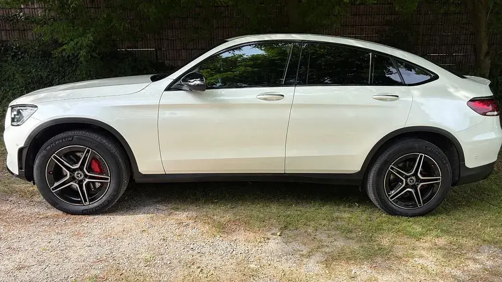 Gebraucht Mercedes GLC300e AMG 306 PS (225 kW) 2022 Weiß SUV