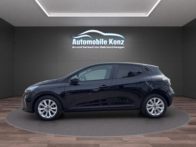 Second-hand Renault Clio V Evolution 101 CP (74 kW) 2025 Negru Berlinǎ