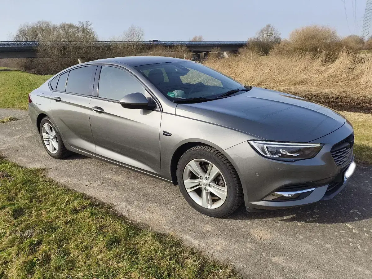 Gebraucht Opel Insignia Dynamic 165 PS (121 kW) 2018 Grau Limousine