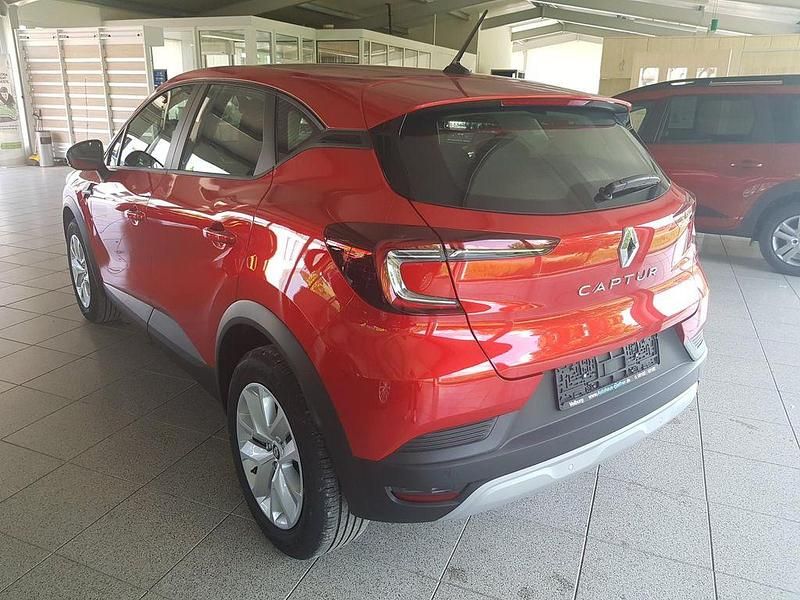 Gebraucht Renault Captur 140 PS (102 kW) 2022 Rot SUV